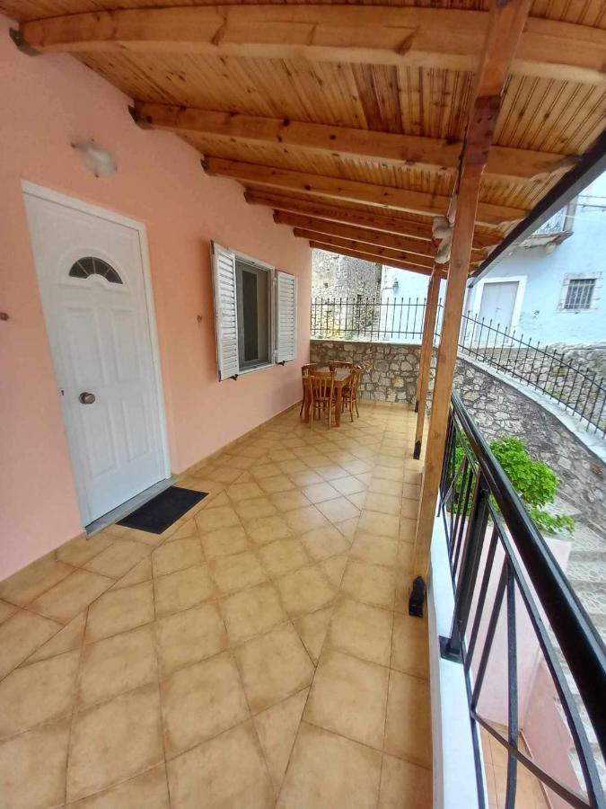 Gkoros House Old Town Villa Himare Exterior photo