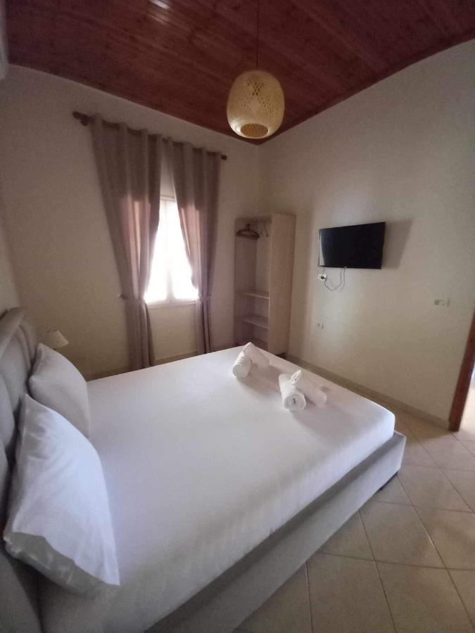 Gkoros House Old Town Villa Himare Exterior photo